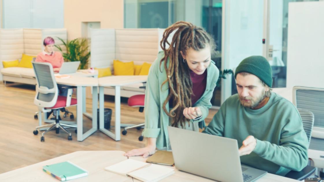 Emprendedores trabajando en equipo